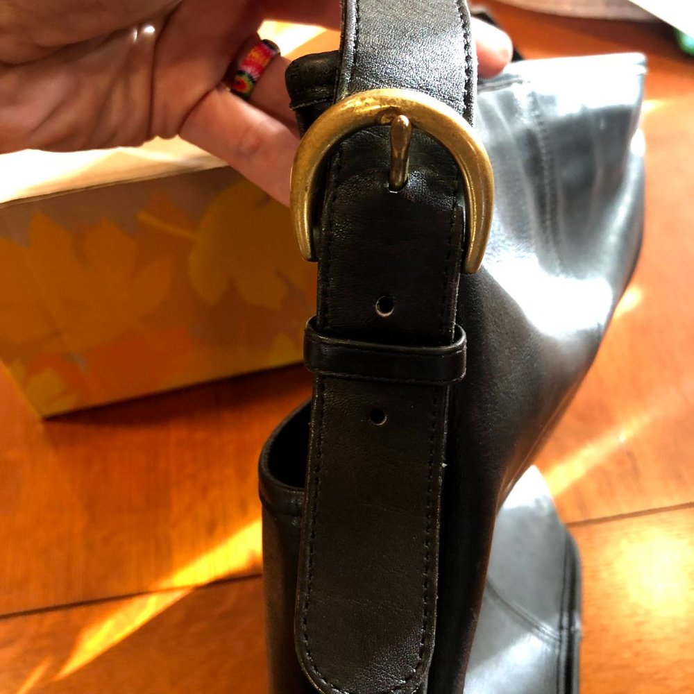 Vintage Coach  Bucket Shoulder Crossbody - Picture 11 of 14